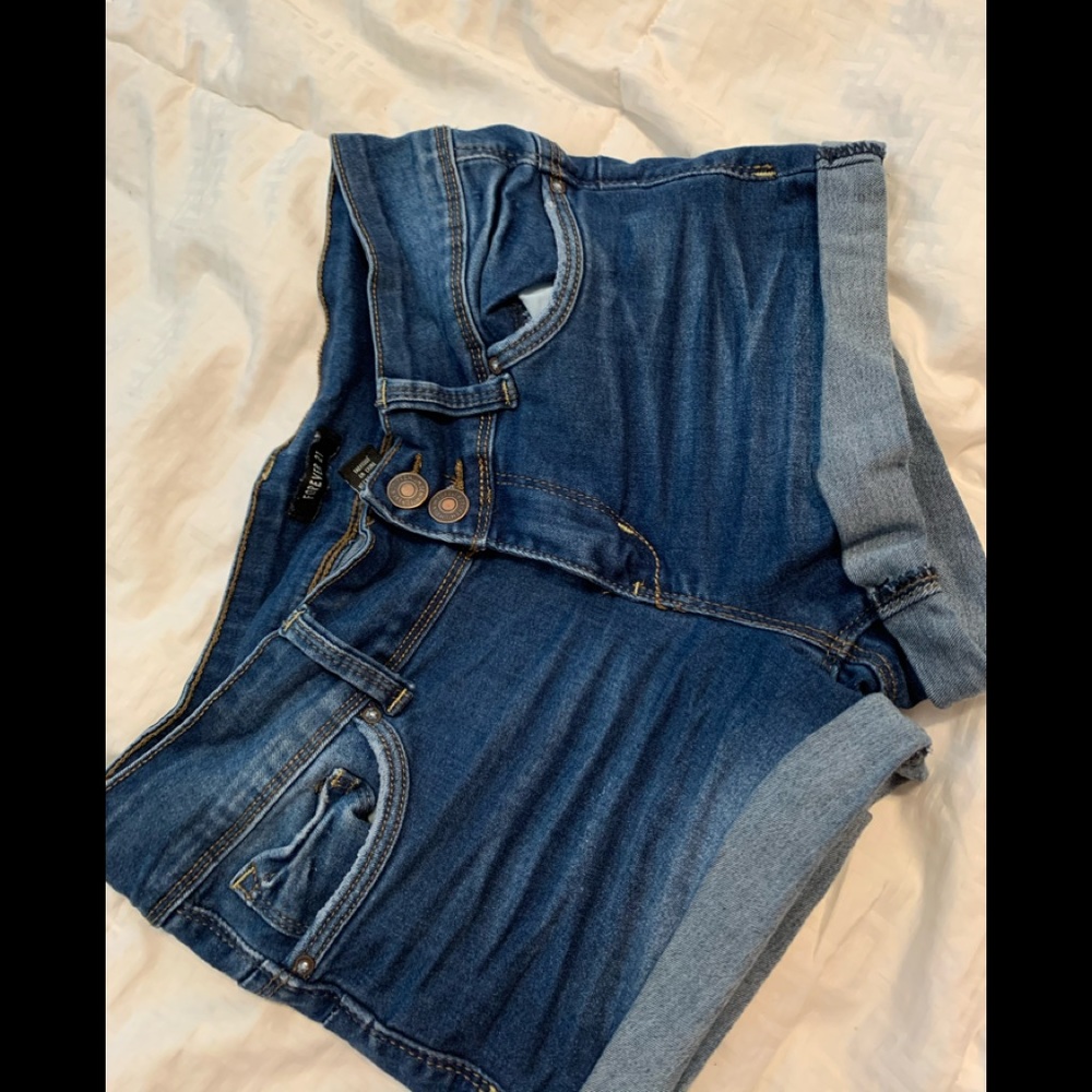 FOREVER 21 JEAN SHORTS 💞